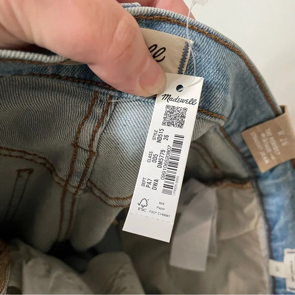 Madewell The Perfect Vintage Straight Jean in Danby Wash: Knee-Rip Edition NWT - Picture 10 of 10